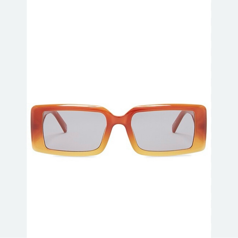 The Impeccable Alt Fit in Black Ombre & Smoke Tint
LE SPECS